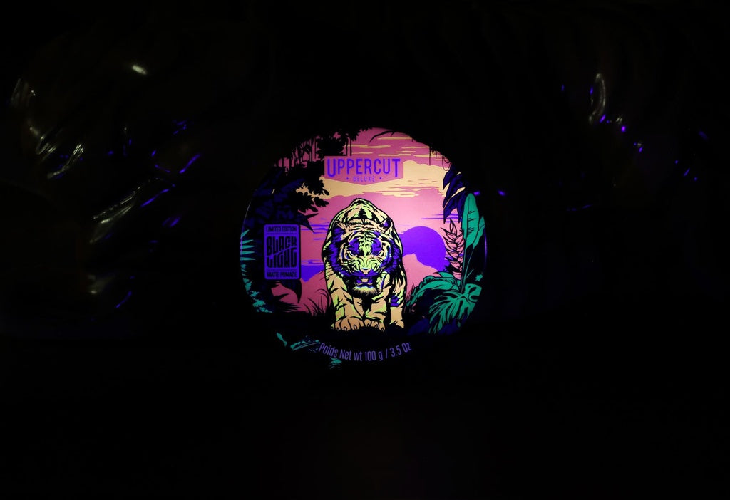 Pommade mate effet lumière noire *ÉDITION LIMITÉE*